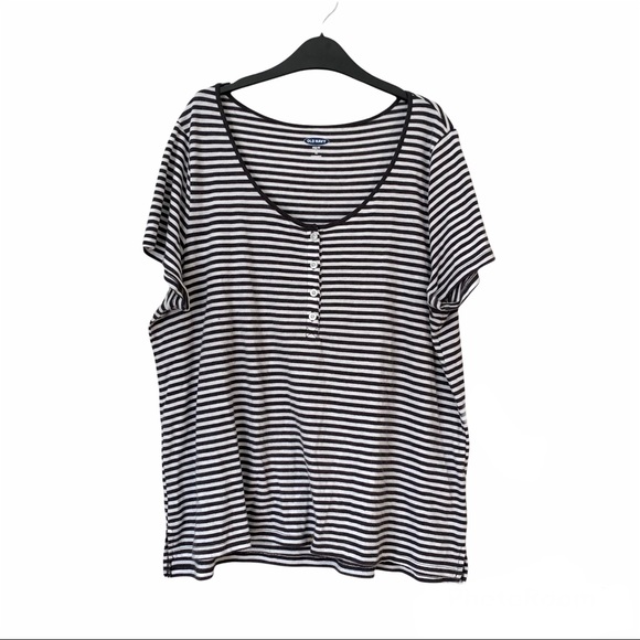 ✨3/$15✨ Old Navy Button Detail Striped Tshirt - Picture 1 of 4